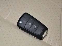 2013款 1.6L 手动 三厢旗舰版