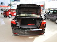 2013款 1.6L 手动 三厢旗舰版