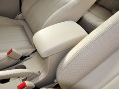 2013款 1.6L 手动 三厢旗舰版