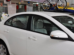2013款 1.6L 手动 三厢风尚版