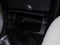 2013款 1.6L 手动 三厢风尚版