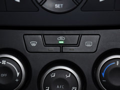 2013款 1.6L 手动 三厢风尚版