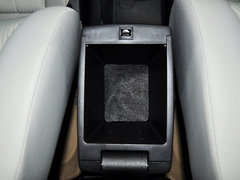 2013款 1.6L 手动 三厢风尚版