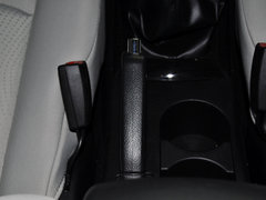 2013款 1.6L 手动 三厢风尚版