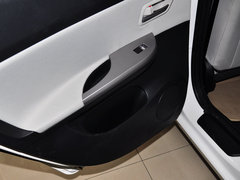 2013款 1.6L 手动 三厢风尚版