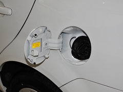 2013款 1.6L 手动 三厢风尚版