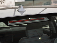 2013款 1.6L 手动 三厢风尚版
