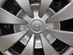 2013款 1.6L 手动 三厢风尚版