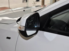 2013款 1.6L 手动 三厢风尚版