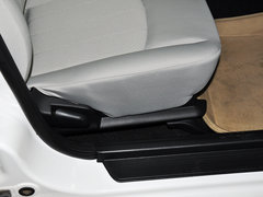 2013款 1.6L 手动 三厢风尚版