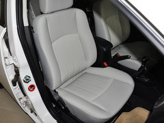 2013款 1.6L 手动 三厢风尚版