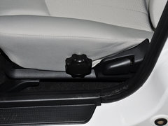 2013款 1.6L 手动 三厢风尚版