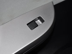 2013款 1.6L 手动 三厢风尚版