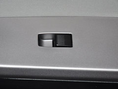 2013款 1.6L 手动 三厢风尚版