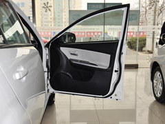 2013款 1.6L 手动 三厢风尚版