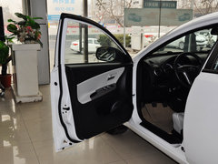 2013款 1.6L 手动 三厢风尚版