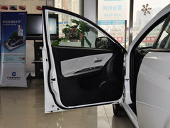 2013款 1.6L 手动 三厢风尚版