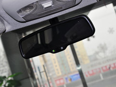 2013款 1.6L 手动 三厢风尚版