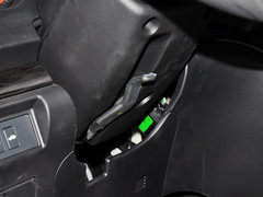 2013款 1.6L 手动 三厢风尚版