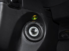 2013款 1.6L 手动 三厢风尚版