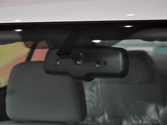 2013款 1.6L 手动 三厢风尚版