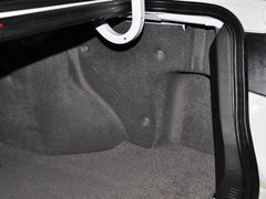 2013款 1.6L 手动 三厢风尚版