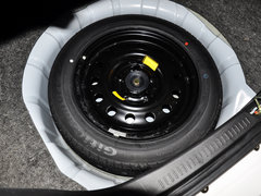 2013款 1.6L 手动 三厢风尚版