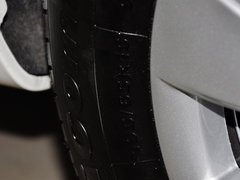 2013款 1.6L 手动 三厢风尚版