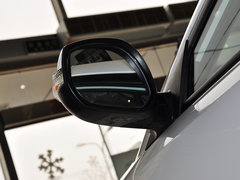 2013款 1.6L 手动 三厢风尚版