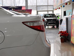 2013款 1.6L 手动 三厢风尚版