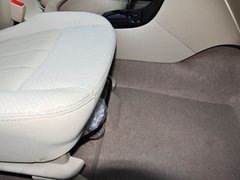 2013款 1.6L CVT 两厢精英版
