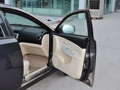 2013款 1.6L CVT 两厢精英版