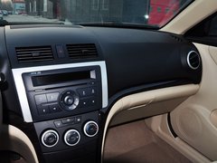 2013款 1.6L CVT 两厢精英版