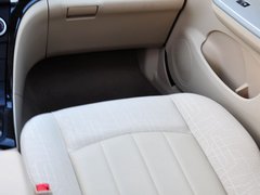 2013款 1.6L CVT 两厢精英版