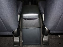 2013款 2.4L 手动 两驱标准型国V 5座