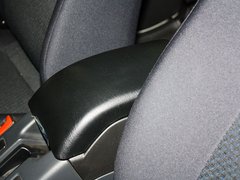 2013款 2.4L 手动 两驱标准型国V 5座