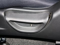 2013款 2.4L 手动 两驱标准型国V 5座