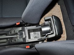 2013款 2.4L 手动 两驱标准型国V 5座