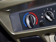 2013款 2.4L 手动 两驱标准型国V 5座