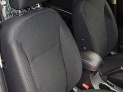 2013款 1.5L 手动 两厢 进取型