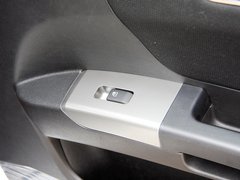 2013款 1.5L 手动 两厢 进取型