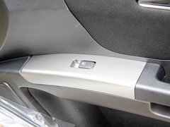 2013款 1.5L 手动 两厢 进取型