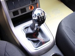 2013款 1.5L 手动 两厢 进取型