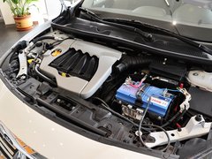 雷诺  2.0L CVT 发动机主体特写