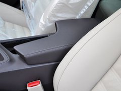 2013款 2.0T 自动 两驱豪华型