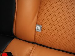 2013款 2.0T 自动 3门维多利亚限量版 4座