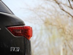 2013款 FX37 3.7L 自动 超越升级版 5座