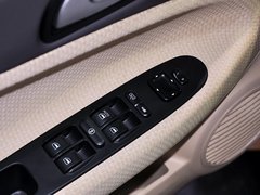 2013款 三厢 1.5L 自动 精致型