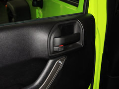 2013款 3.6L 四门摩崖特别版 5座