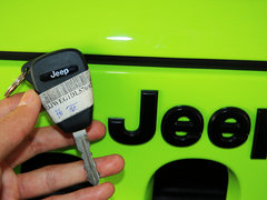 2013款 3.6L 四门摩崖特别版 5座